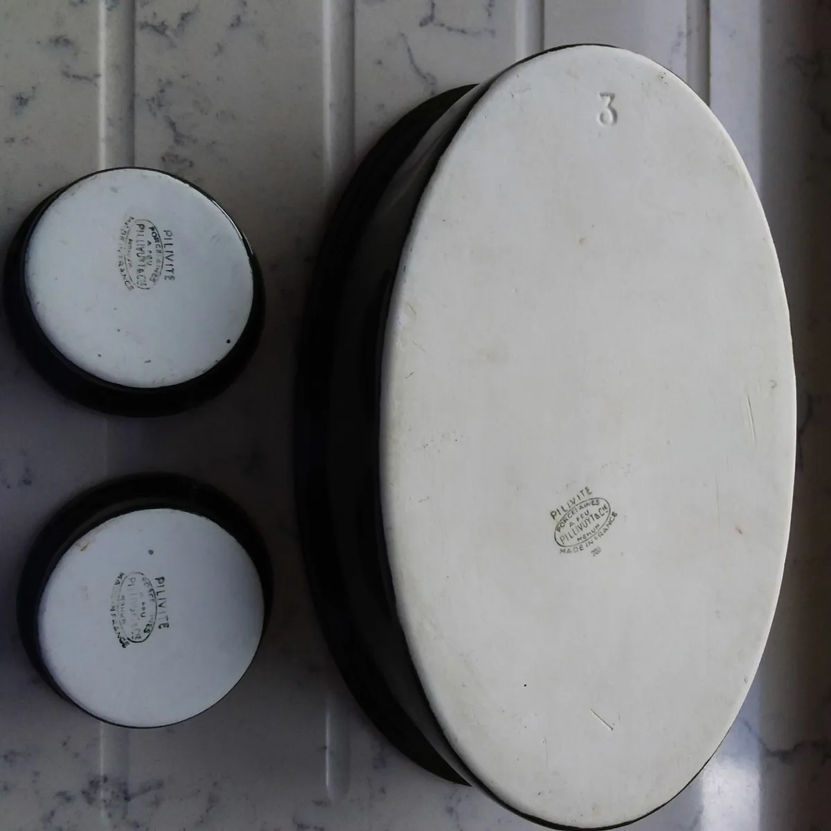 Pilivite/Pillivuyt France Dish & 2 Ramekin Dishes - Image 3