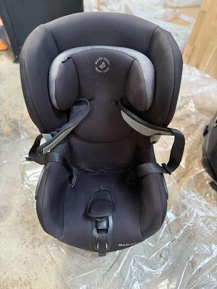 Maxi CosI Swivel Car Seat