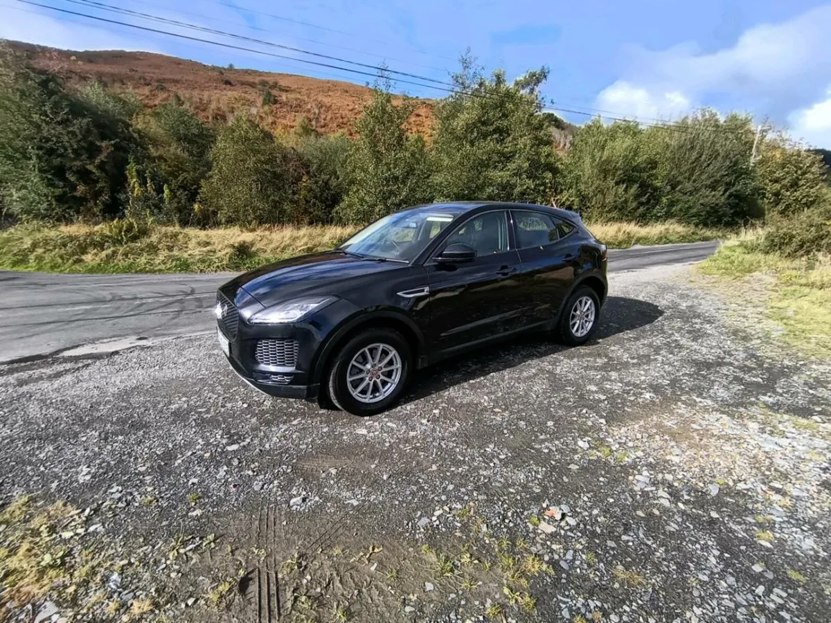 2018 jaguar e pace - Image 4
