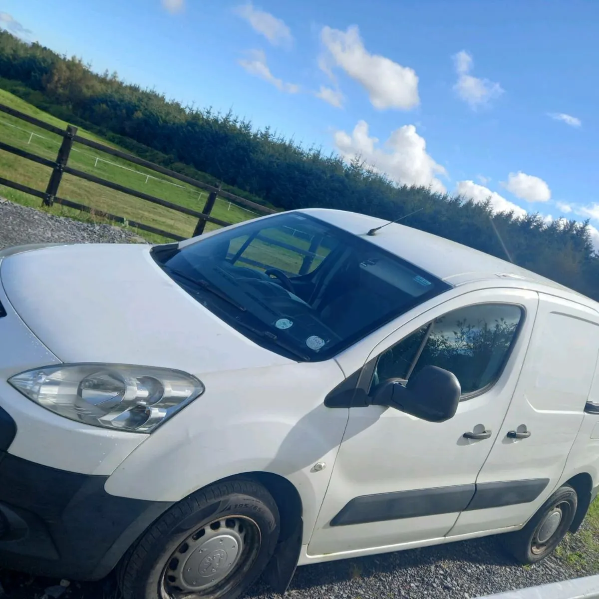 Peugeot partner  2010 - Image 2