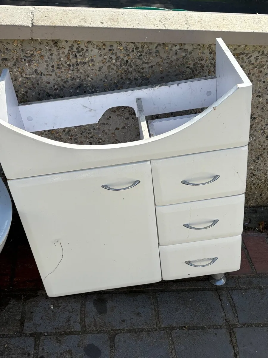 Bathroom Ware - Image 2