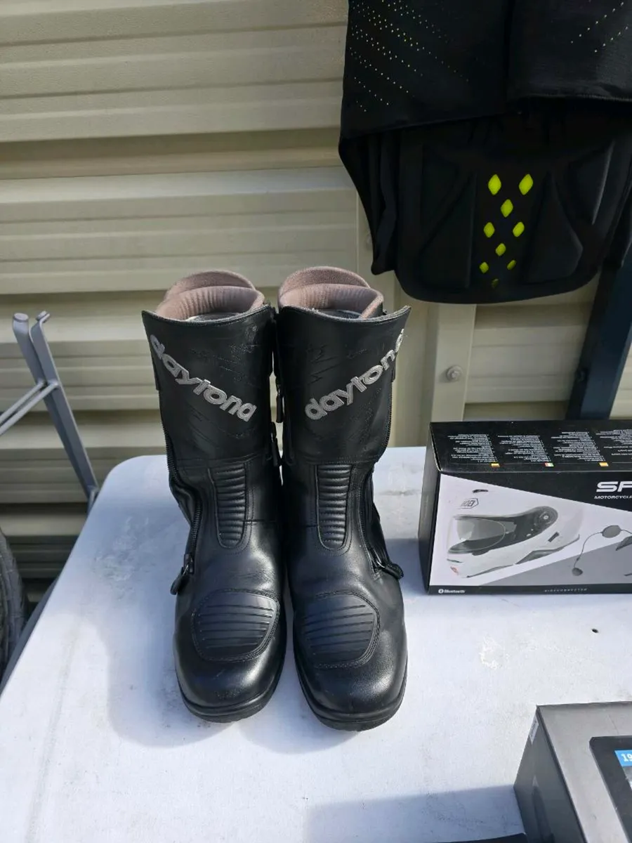 motorcycle gear - Image 1