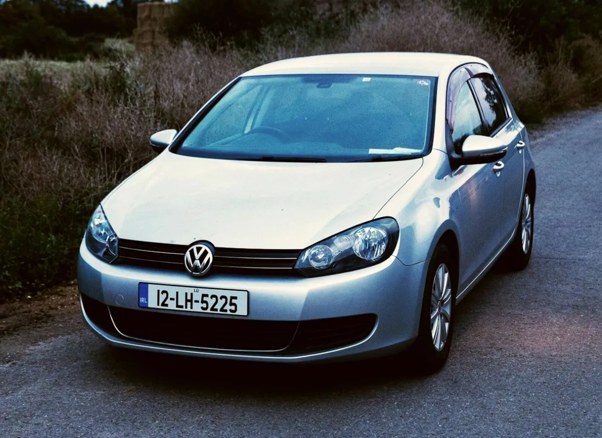 Volkswagen Golf 2012 1.2 TSI 40170 km - Image 1