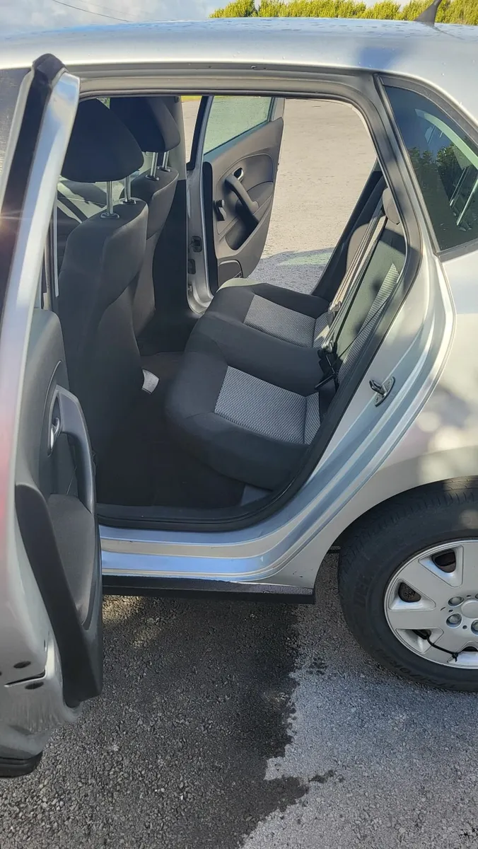 Volkswagen Polo 2012 - Image 2