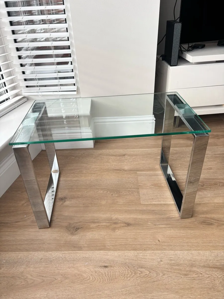 Side glass table - Image 3