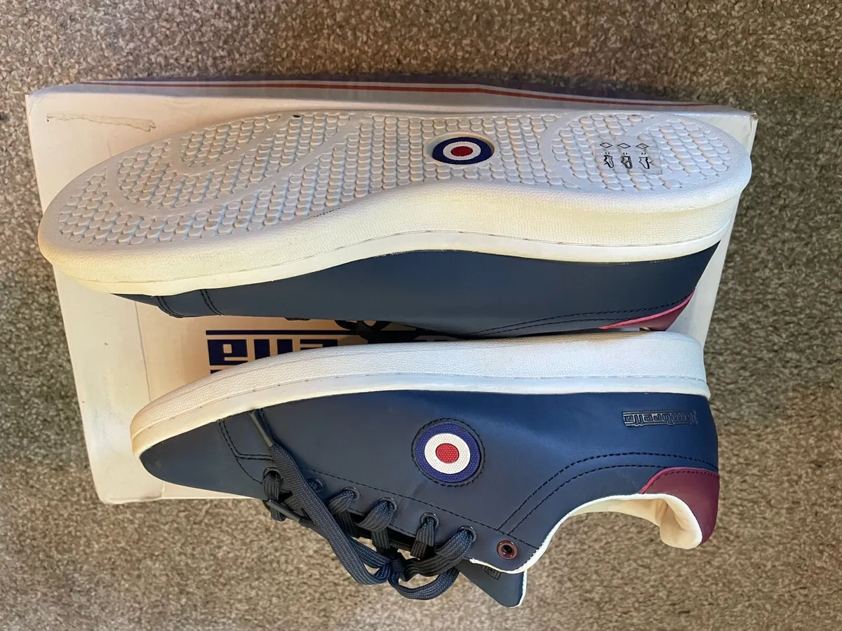 Lambretta Trainers size 7 - Image 2