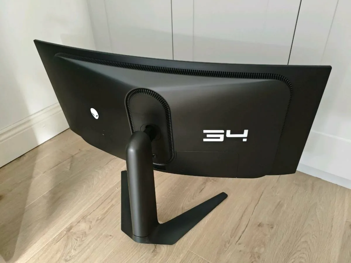 34" Alienware OLED monitor - quick sale - Image 4