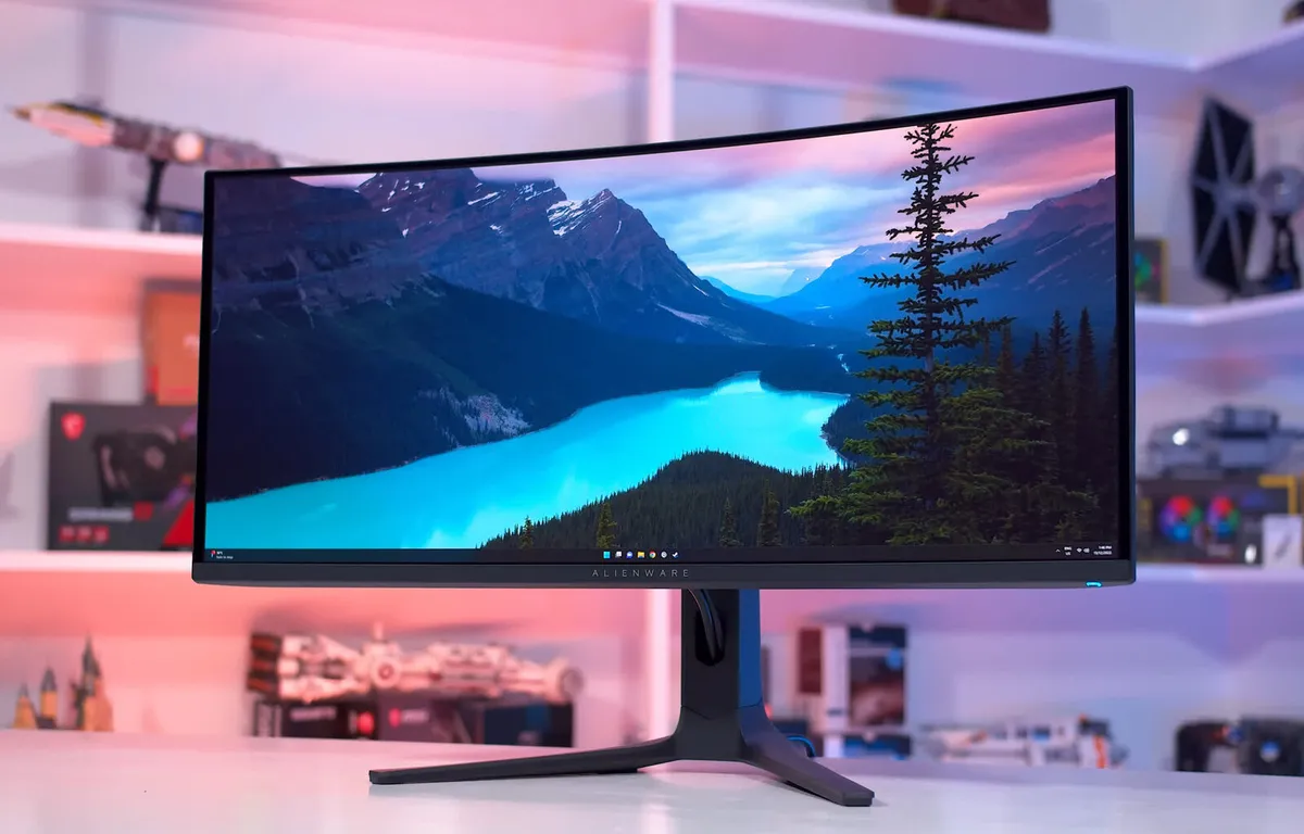 34" Alienware OLED monitor - quick sale - Image 1