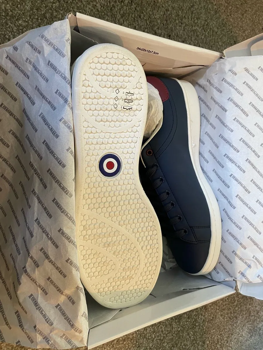 Lambretta Trainers size 9 - Image 2