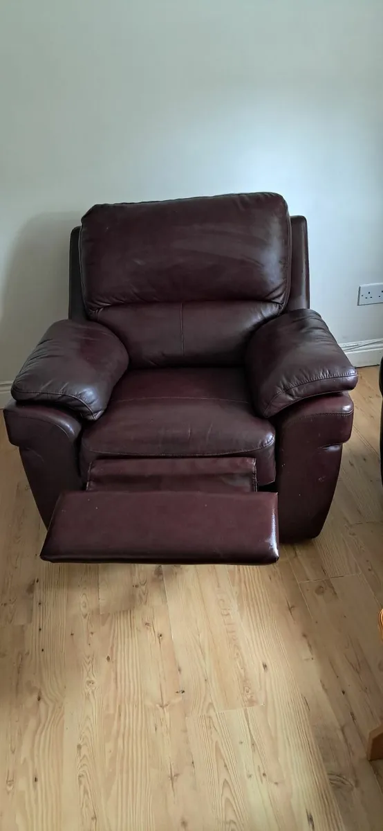 Leather reclining chair - Image 1
