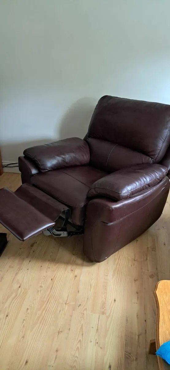 Leather reclining chair - Image 3