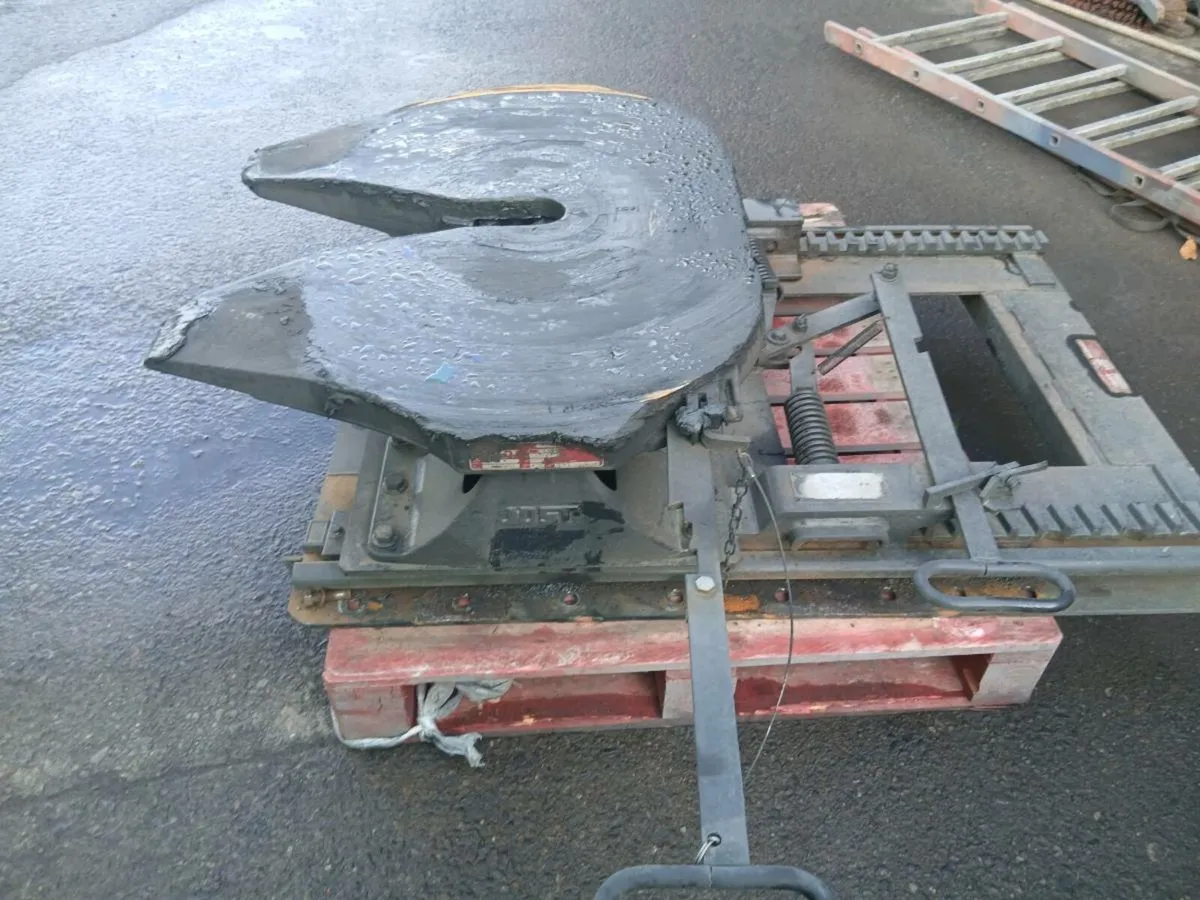 Truck parts - Image 1