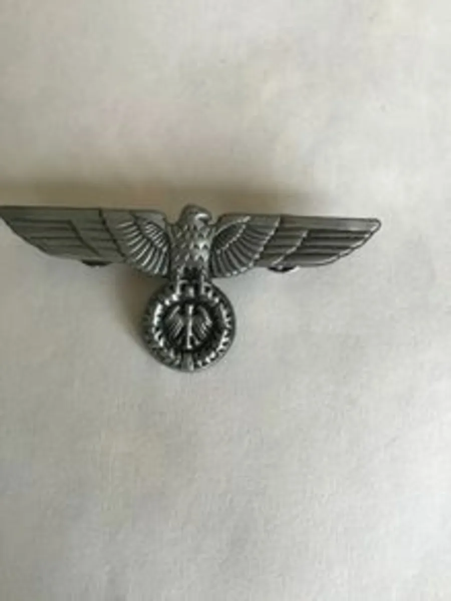 WW2 German Army uniform badge (Metal)