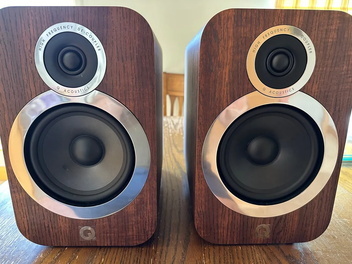 Q acustics speakers  3030i - Image 2