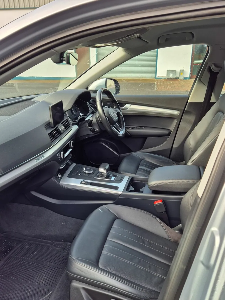 Audi Q5 quattro 190 Q S-T SE AUT - Image 2