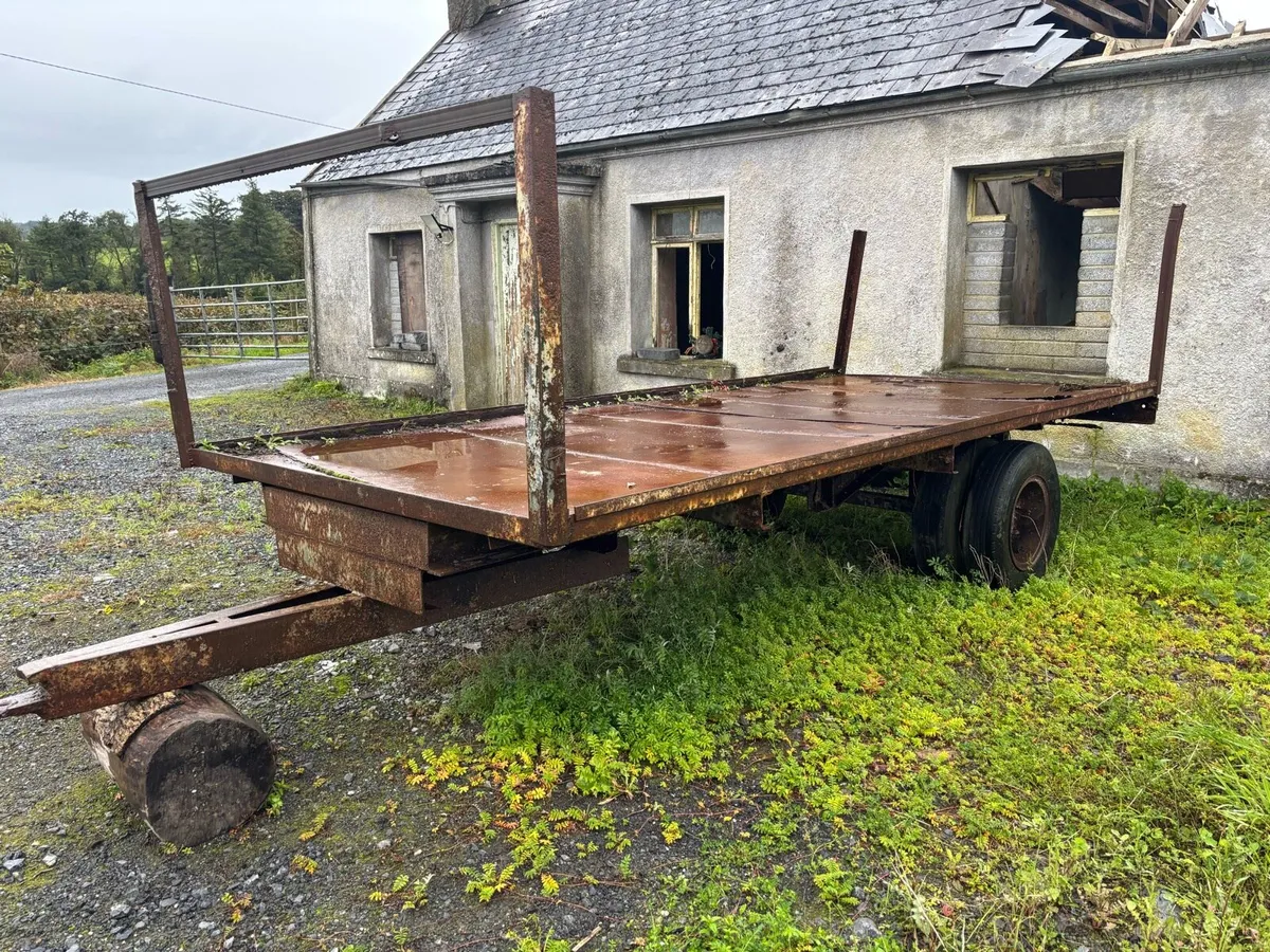 Trailer - Image 1