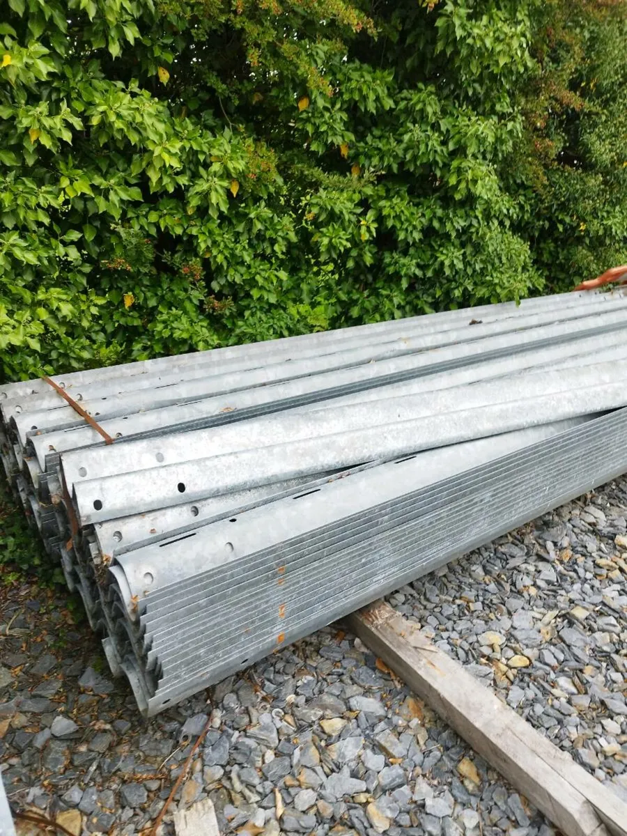 Crash barrier - Image 1
