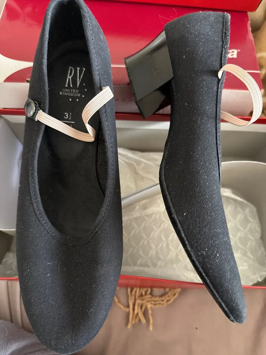 Black character shoes - Image 2