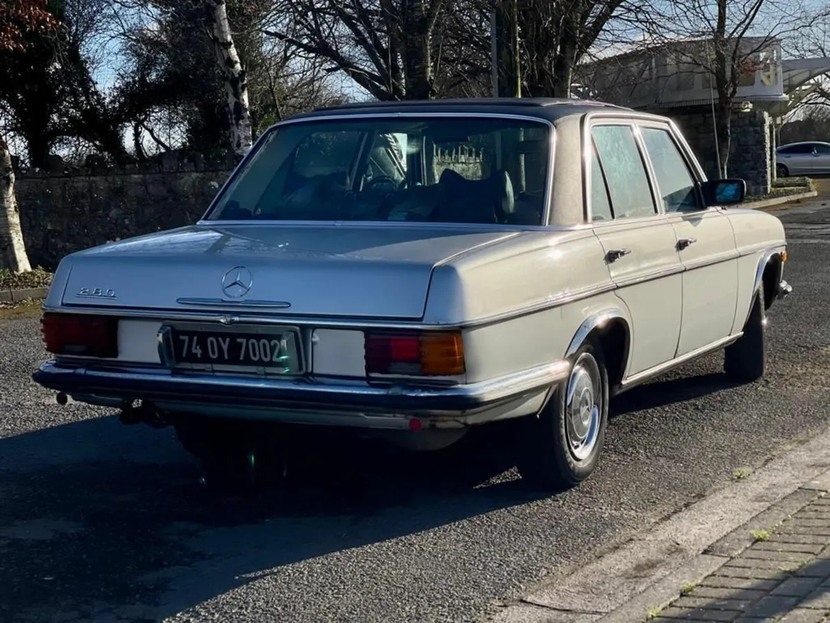 Mercedes-Benz E-Class 1974 - Image 1