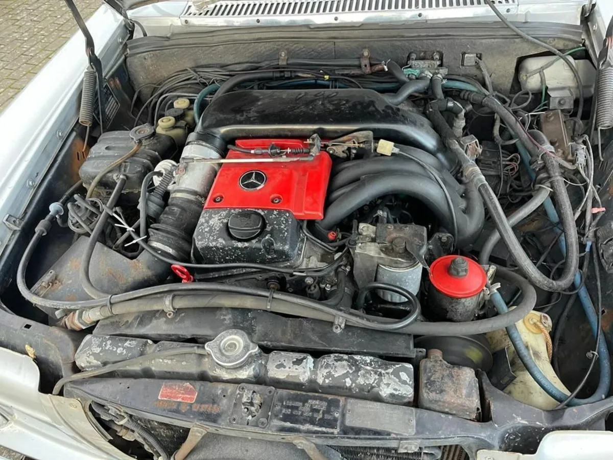 Mercedes-Benz E-Class 1974 - Image 4