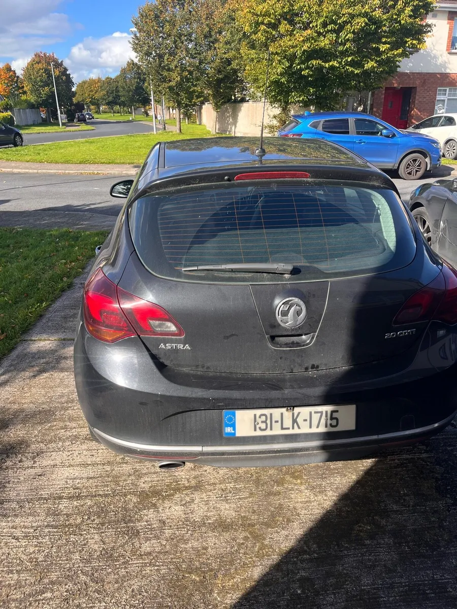 Opel Astra 2013 - Image 1