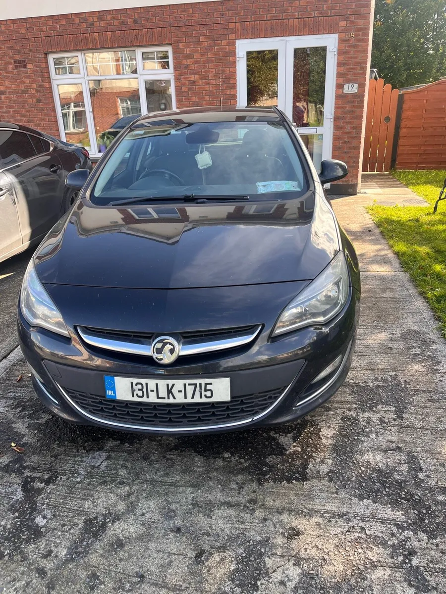 Opel Astra 2013 - Image 2