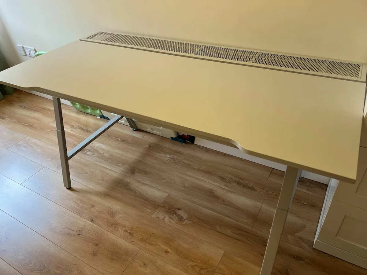 Ikea UTESPELARE gaming desk - Image 1