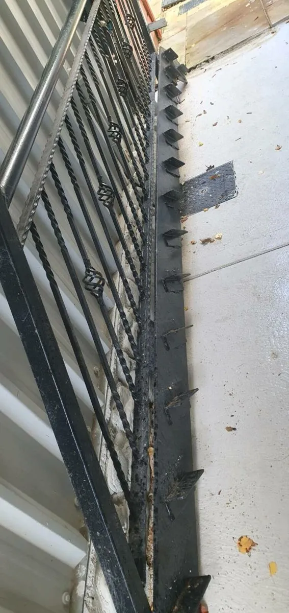 Stairs frame . - Image 2