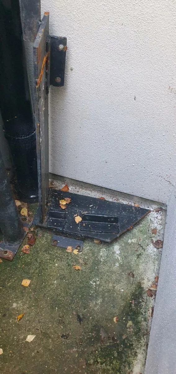 Stairs frame . - Image 4