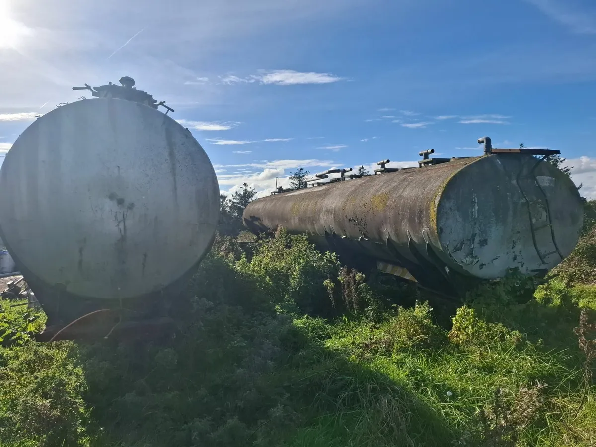 Old tankers - Image 1