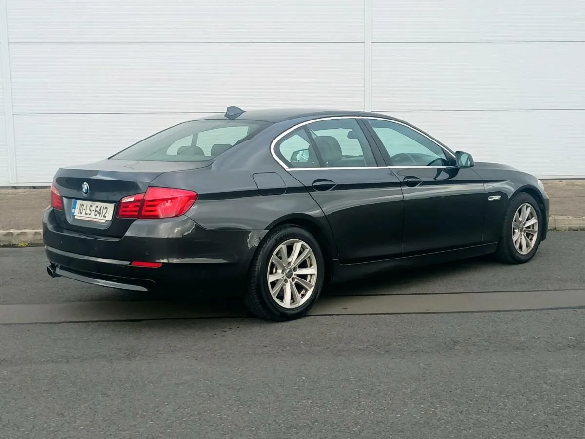 2010 BMW 520d   auto - Image 1