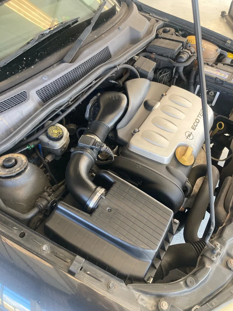 Rare Opel Astra 3dr Sport 1.8axe year 2000 - Image 4
