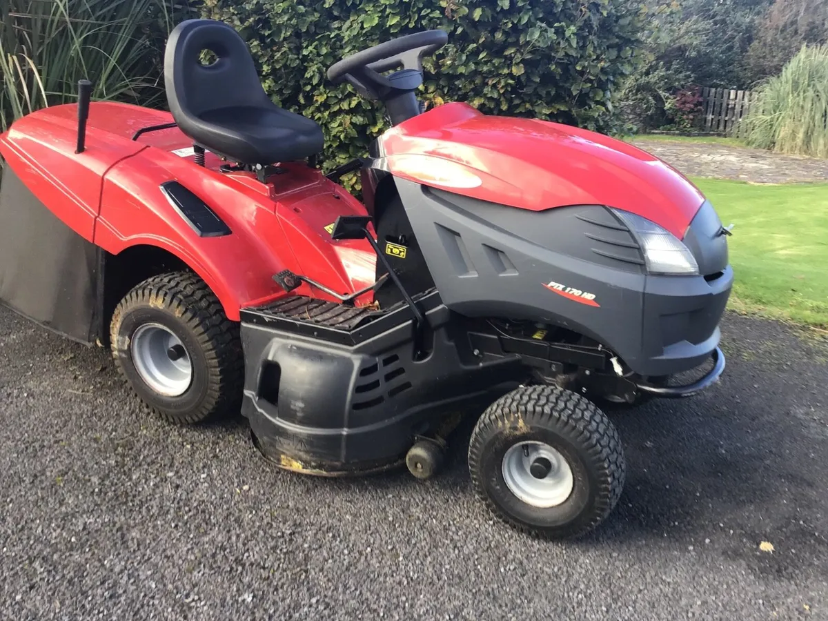 Castlegarden 16/5 HP hydro ride on lawnmower - Image 4