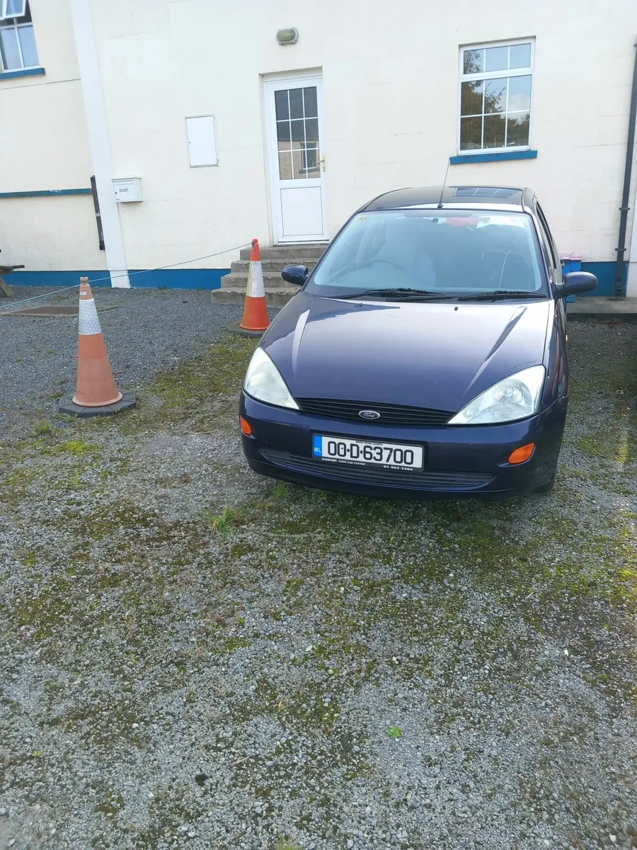 Ford Focus 2000 - Image 1