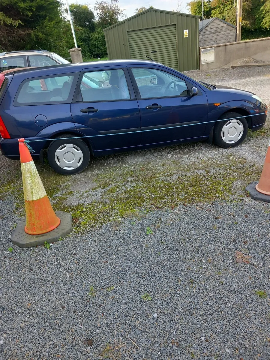 Ford Focus 2000 - Image 2