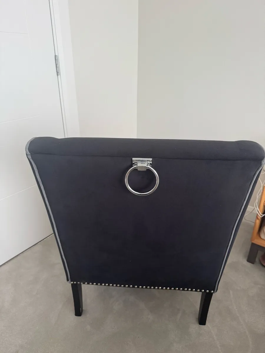 Accent chair - Image 4
