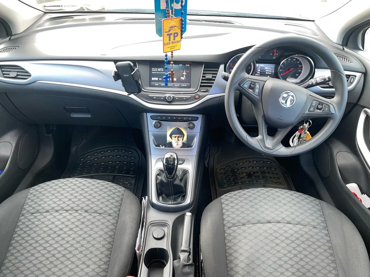 2017 Opel Astra - Image 4