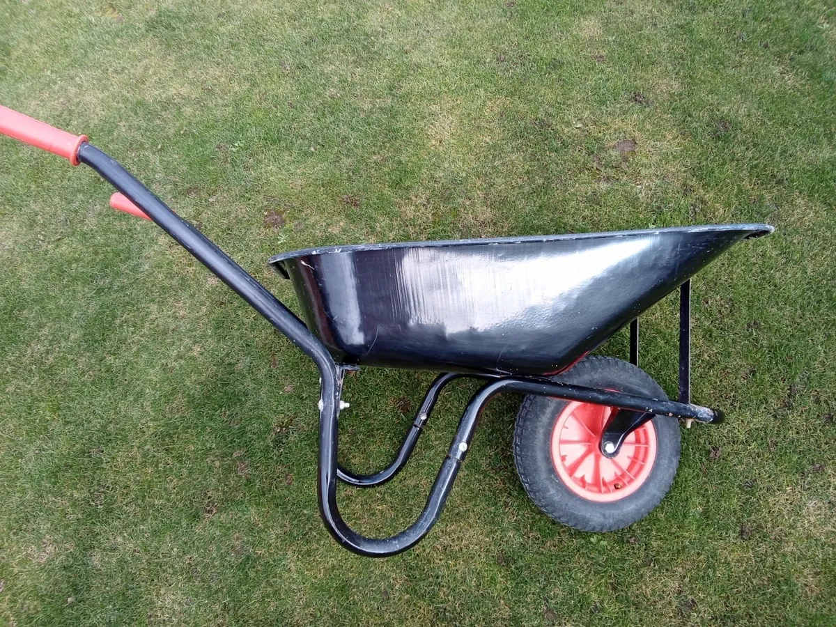 85Ltr Wheelbarrow. - Image 4