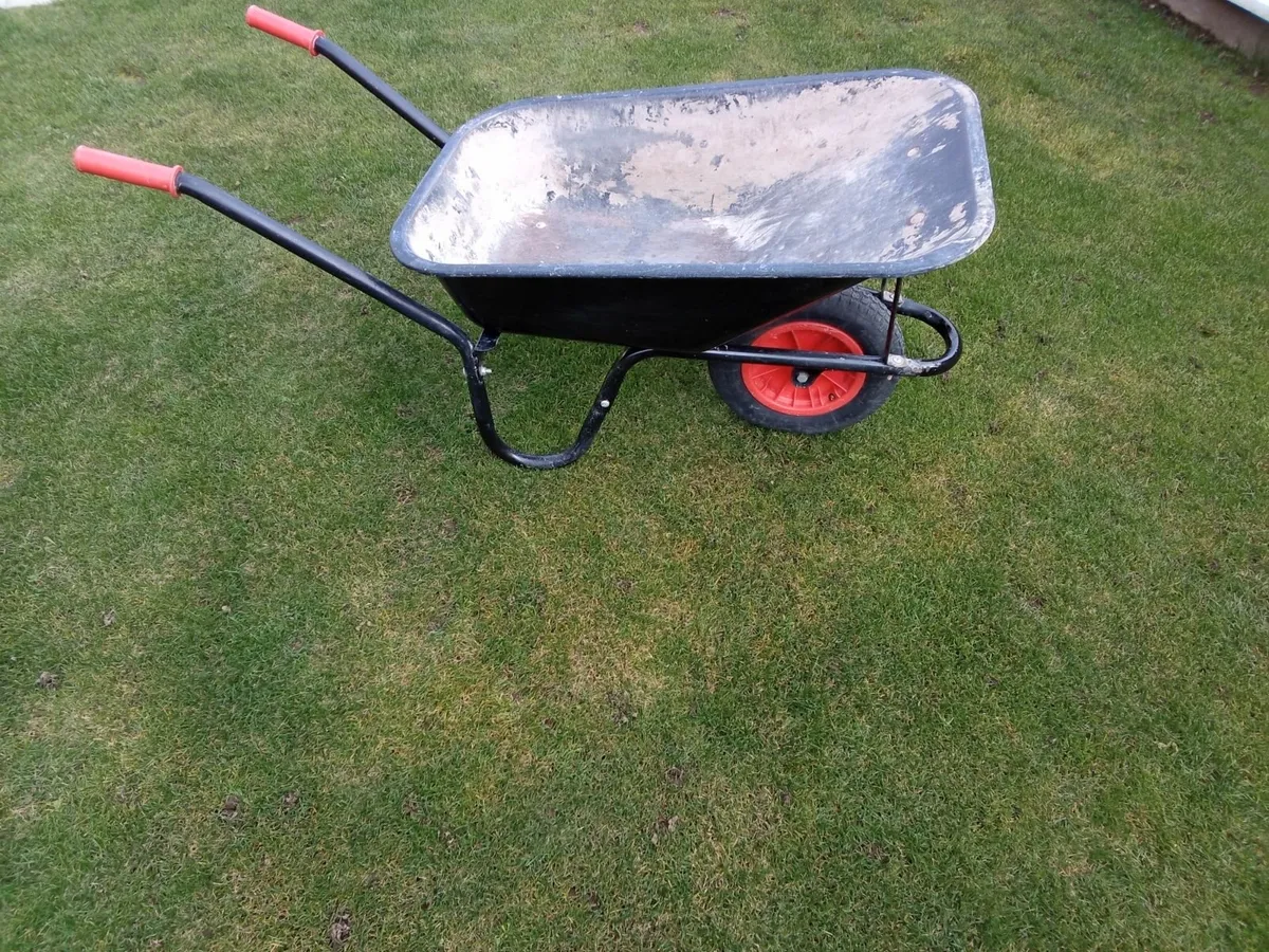 85Ltr Wheelbarrow. - Image 1