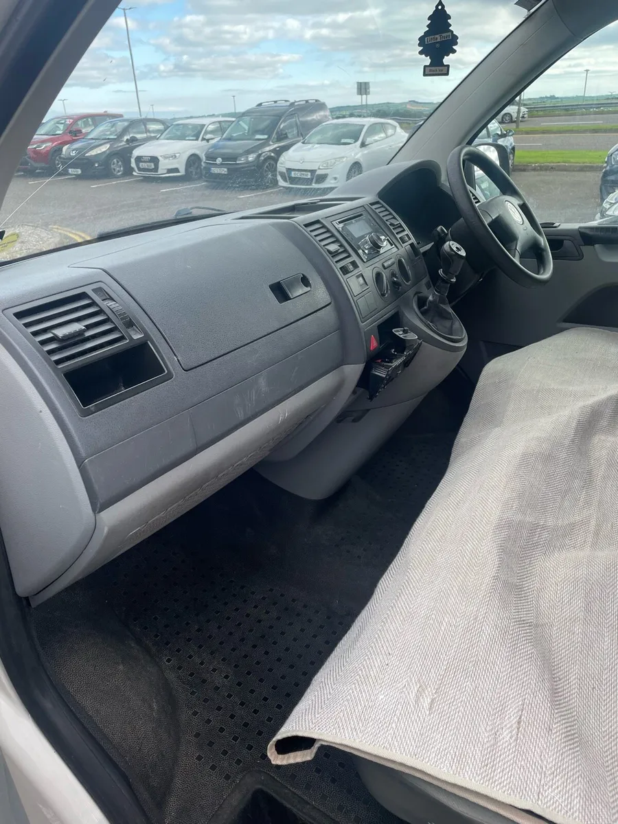 VOLKSVAGEN TRANSPORTER T5 - Image 3