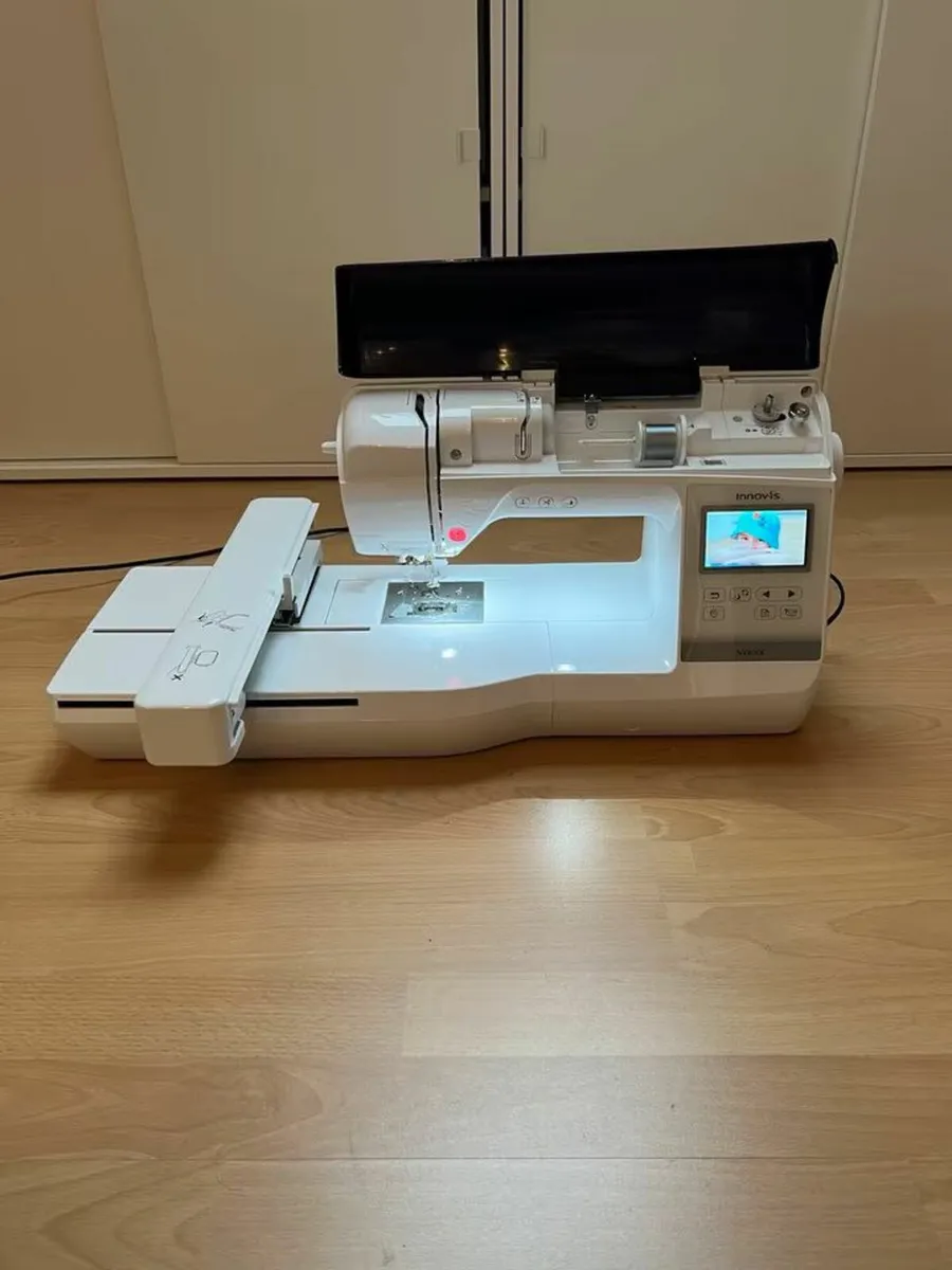 Brother Innov-is NV800E Embroidery Machine + Loads - Image 3