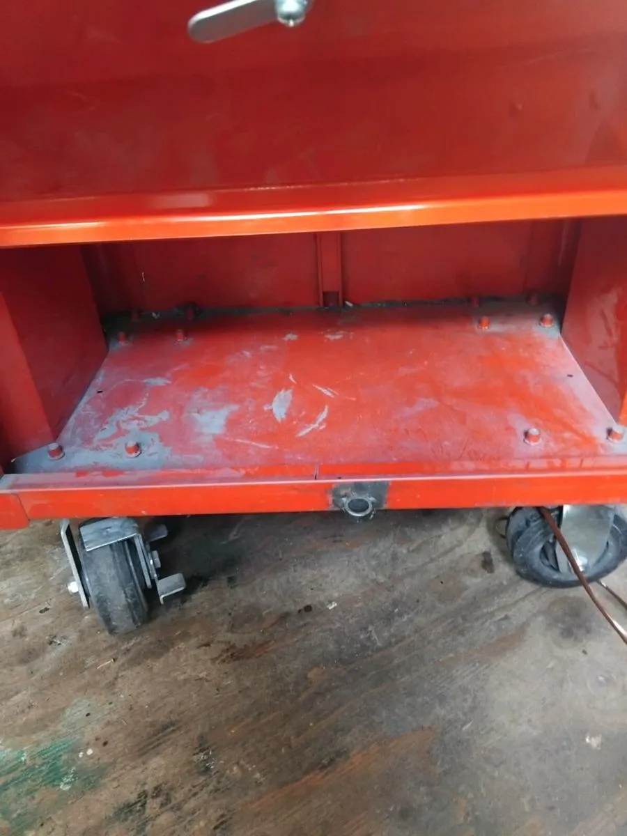 Tool chest - Image 4