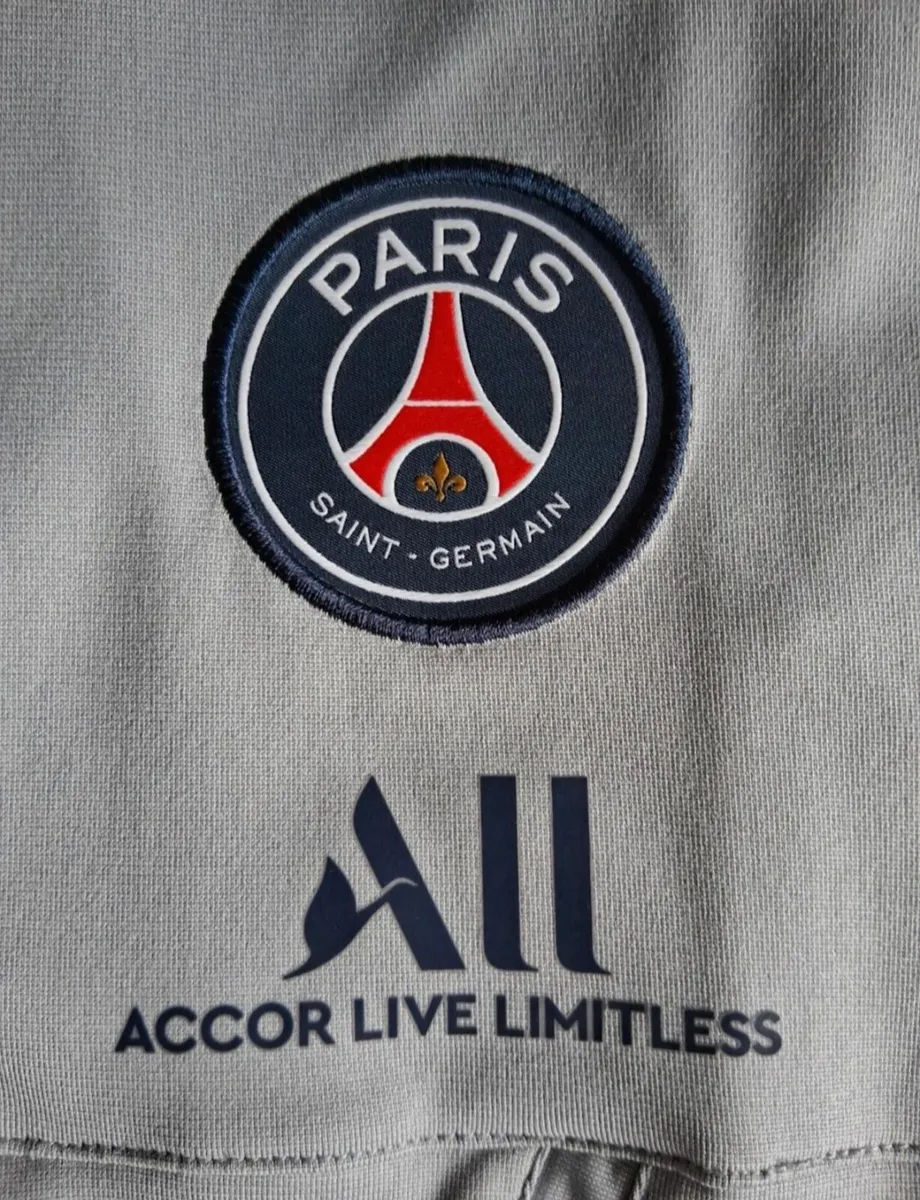 PSG hoodie - Image 4