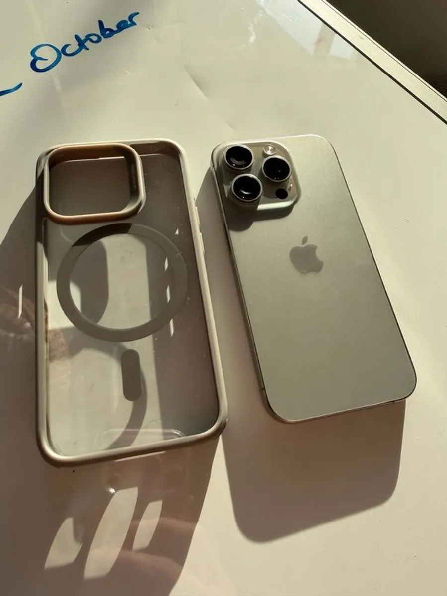 iPhone 15 Pro 256gb (unlocked) - Image 2