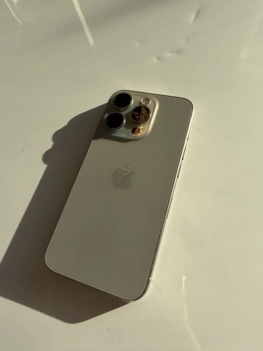 iPhone 15 Pro 256gb (unlocked) - Image 4
