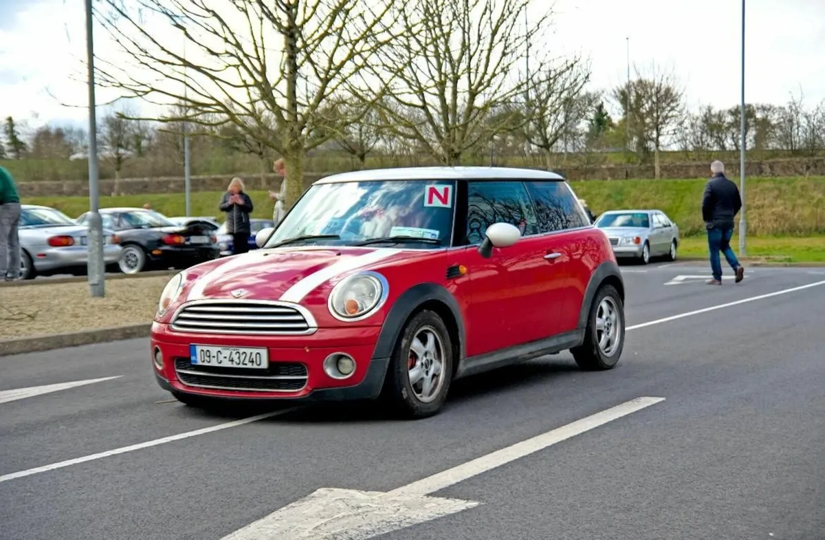 Mini Cooper 2009 - Image 3