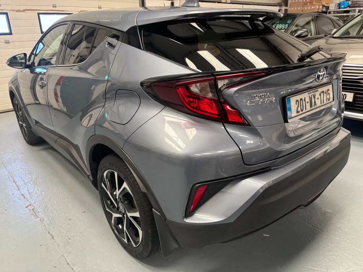 2020 TOYOTA CHR SPORT HYBRID FTSH LOW KMS - Image 4
