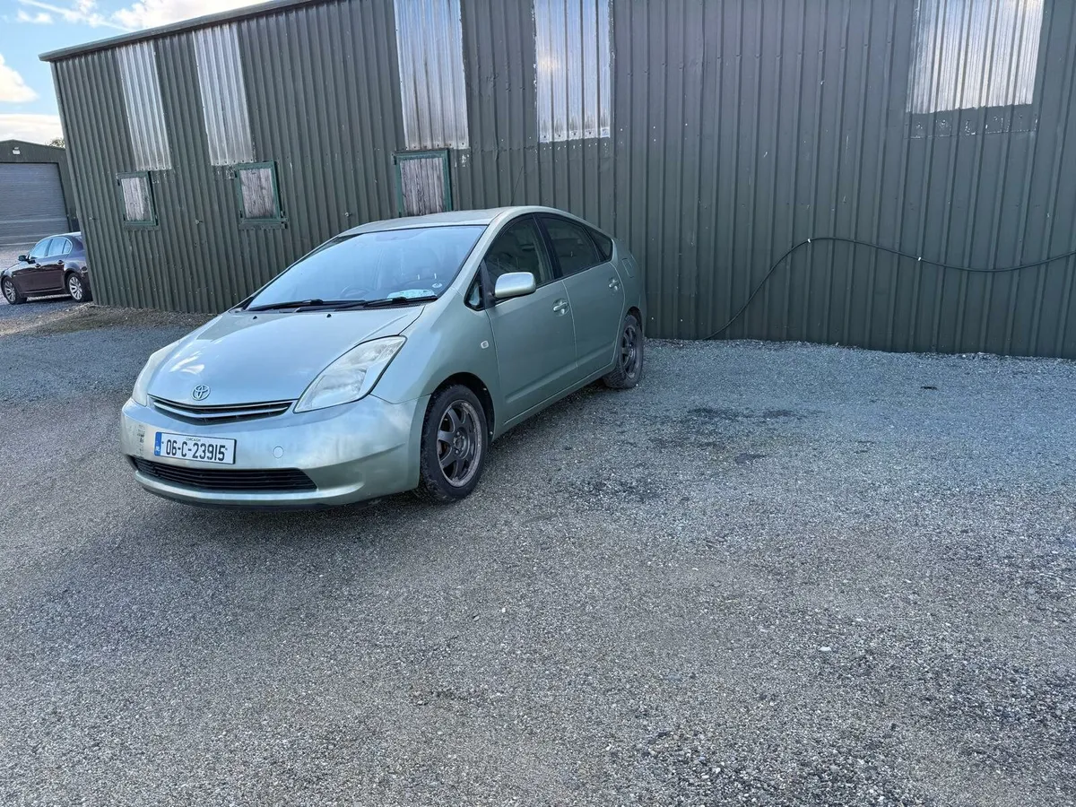Toyota Prius Automatic Hybrid Cheap - Image 4