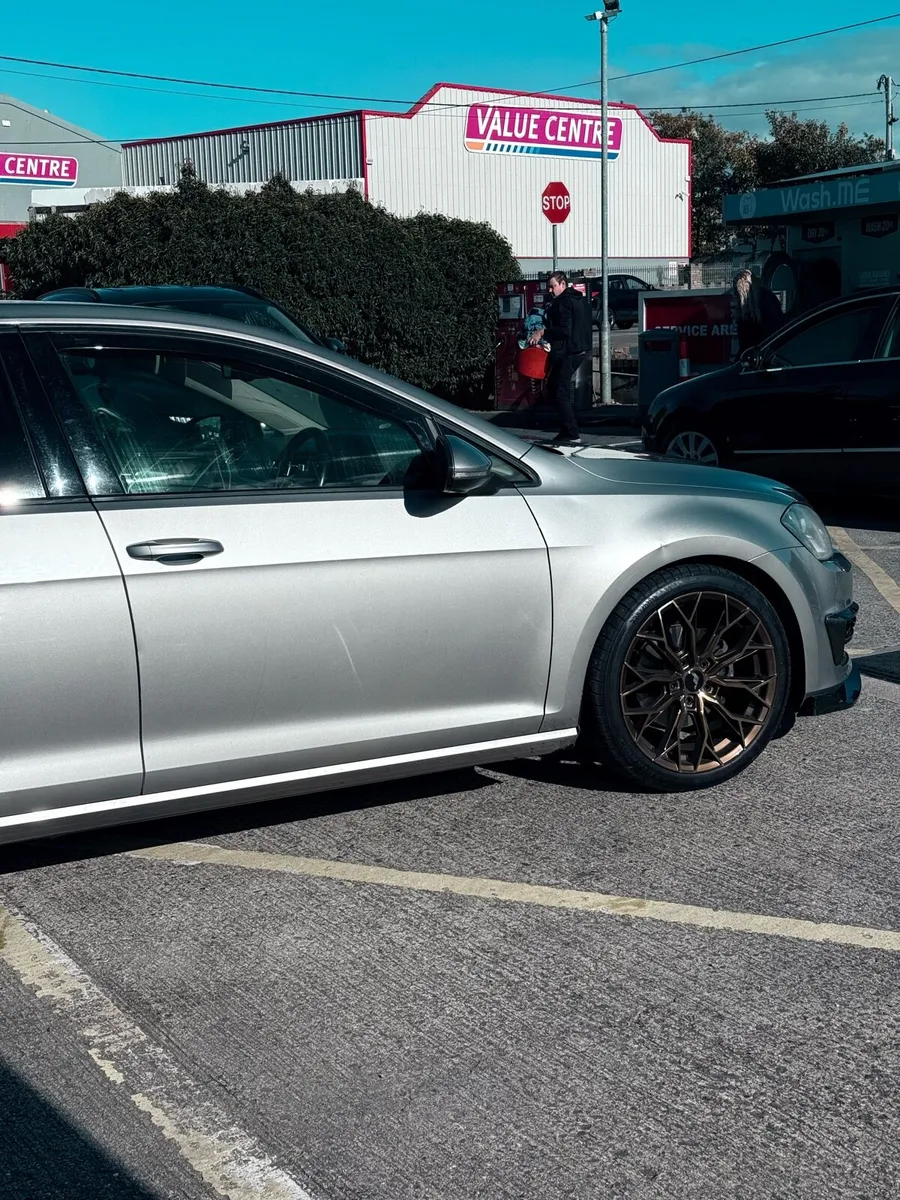 VW GOLF MK7 Hatchback - Image 2