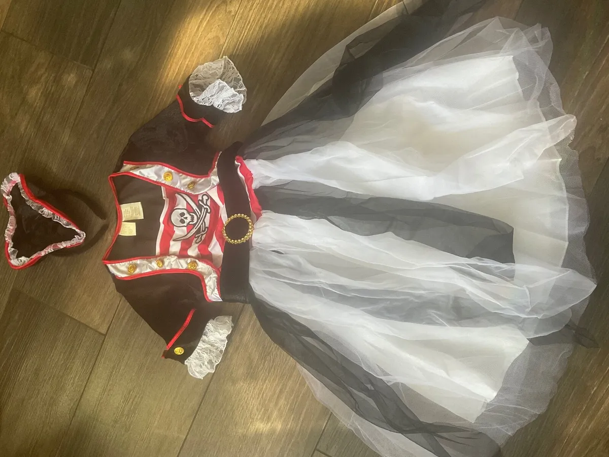 Halloween costume - Image 1